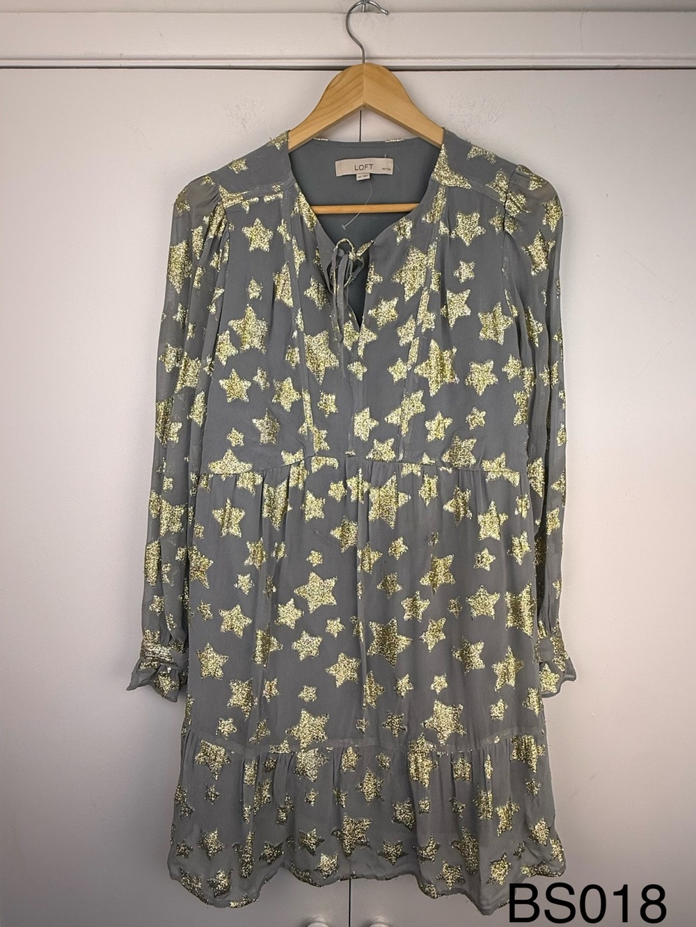 LOFT Petites Shimmer Star Tiered Mini Dress Gray Gold MP